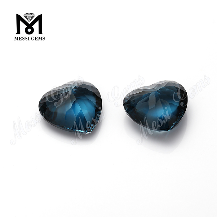 pierres précieuses en forme de cœur de pierre naturelle de pierre bleue topaze bleue
